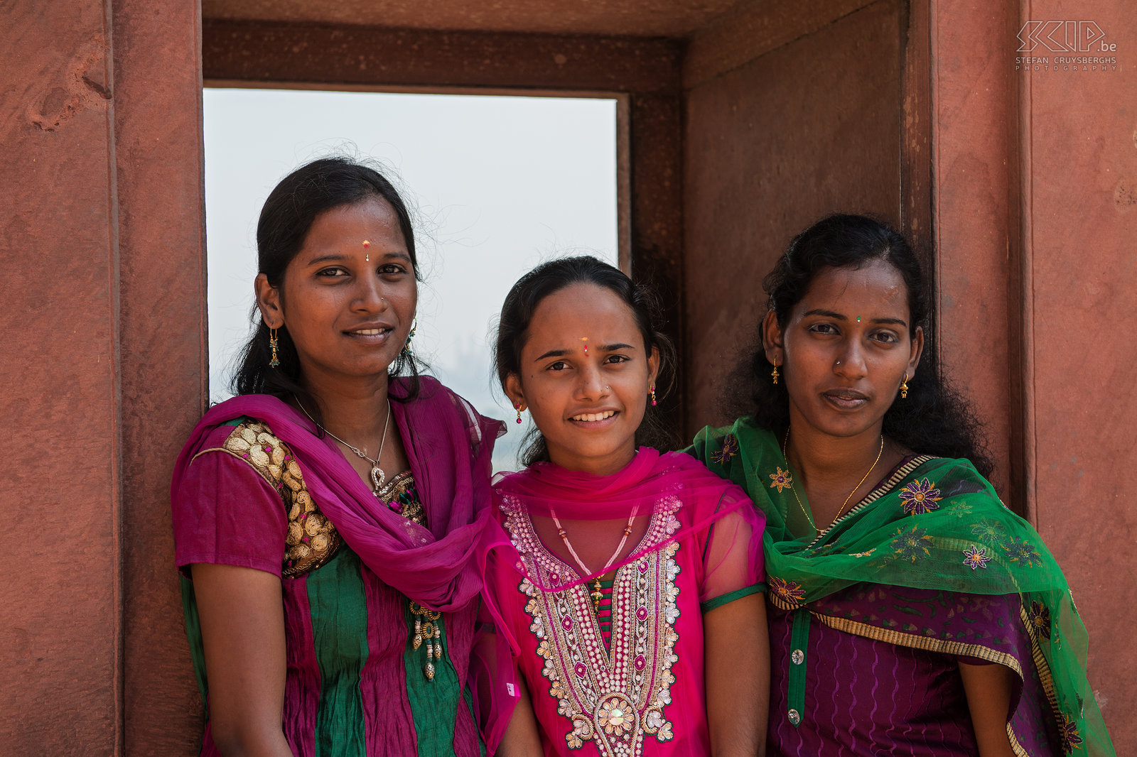 Agra - Agra fort - Meisjes Enkele jonge Indische meisjes in het Agra fort. Stefan Cruysberghs
